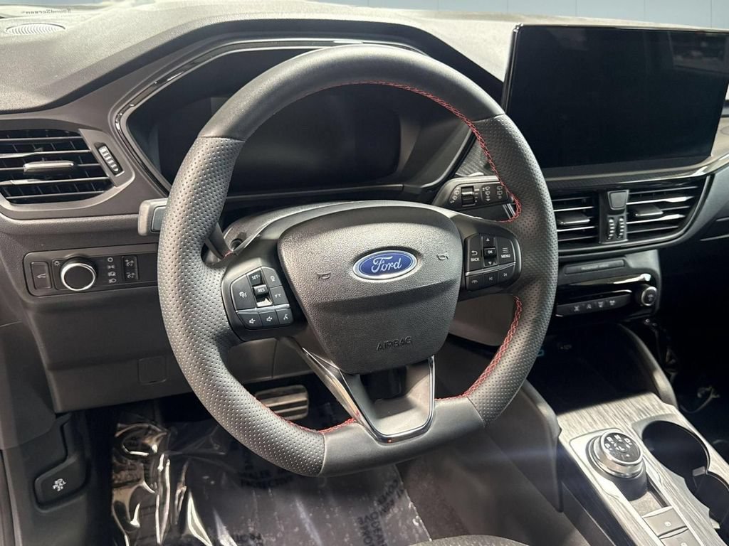 Used 2023 Ford Escape ST-Line w/ Tech Pack #1 AWD/4WD image 18