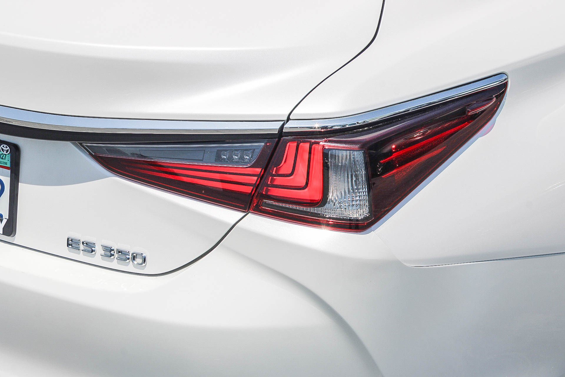 Used 2021 Lexus ES 350 w/ Accessory Package FWD image 11