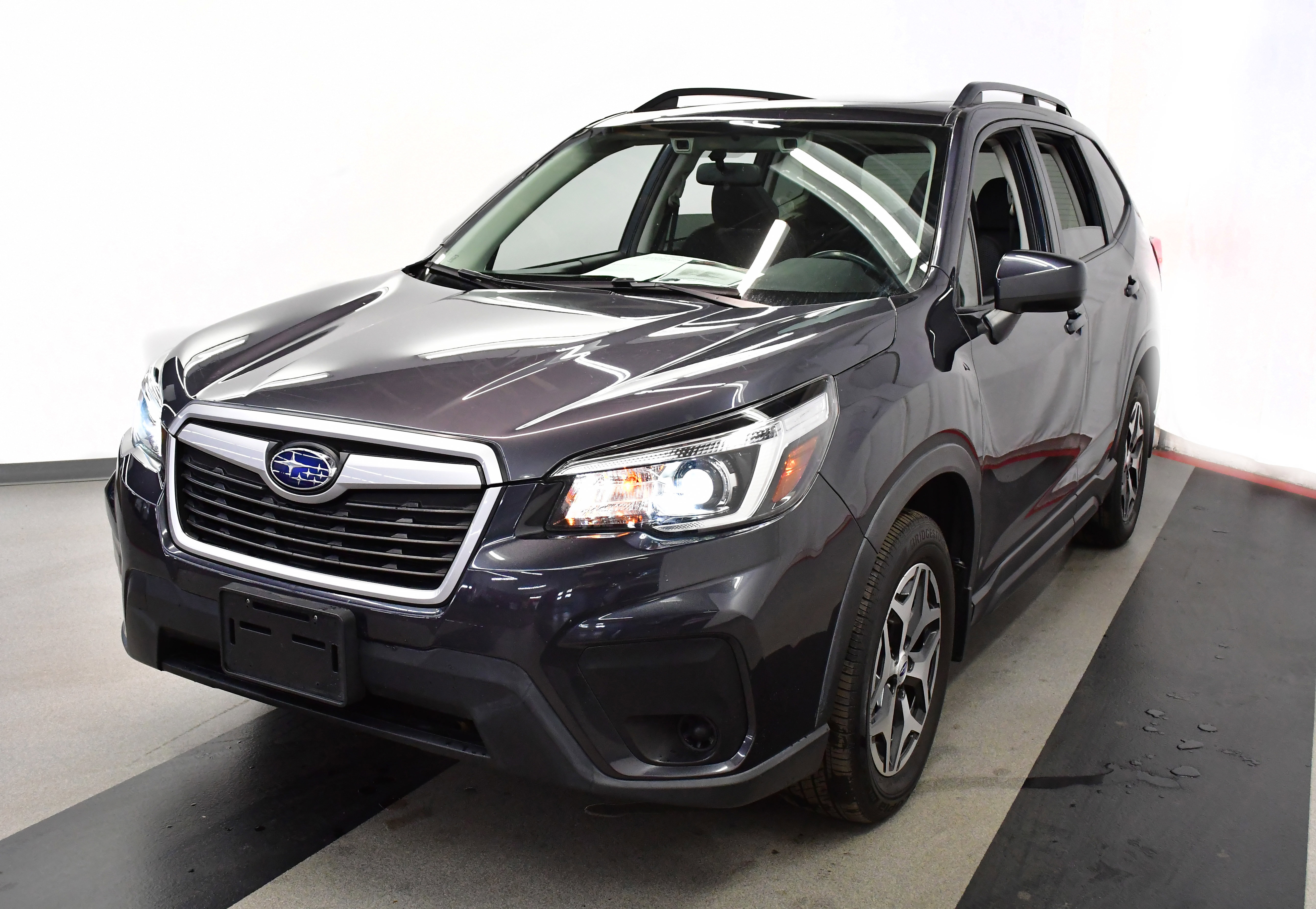 Used 2019 Subaru Forester Premium w/ All-Weather Package image 4