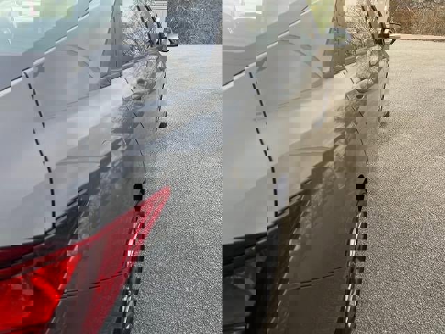 Used 2024 Hyundai Elantra SEL image 17