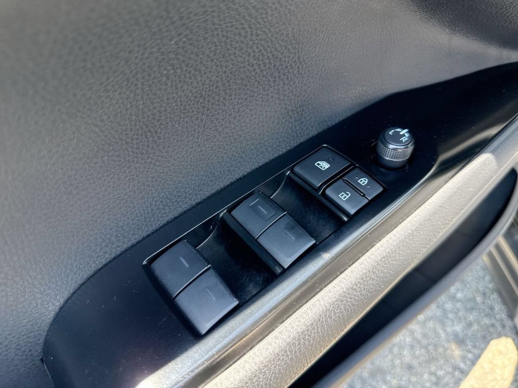 Used 2025 Toyota Camry SE w/ Convenience Package FWD image 13