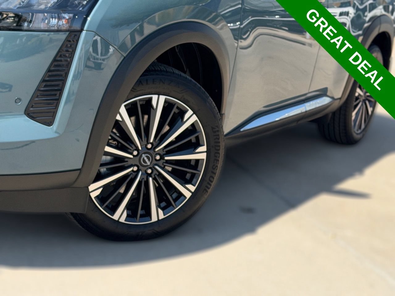 Used 2026 Nissan Pathfinder Platinum w/ Cargo Package FWD image 7