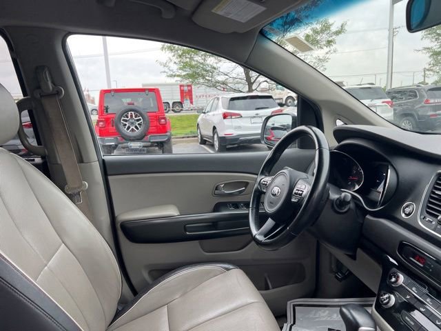 Used 2017 Kia Sedona LX w/ LX Essentials Premium Package FWD image 34