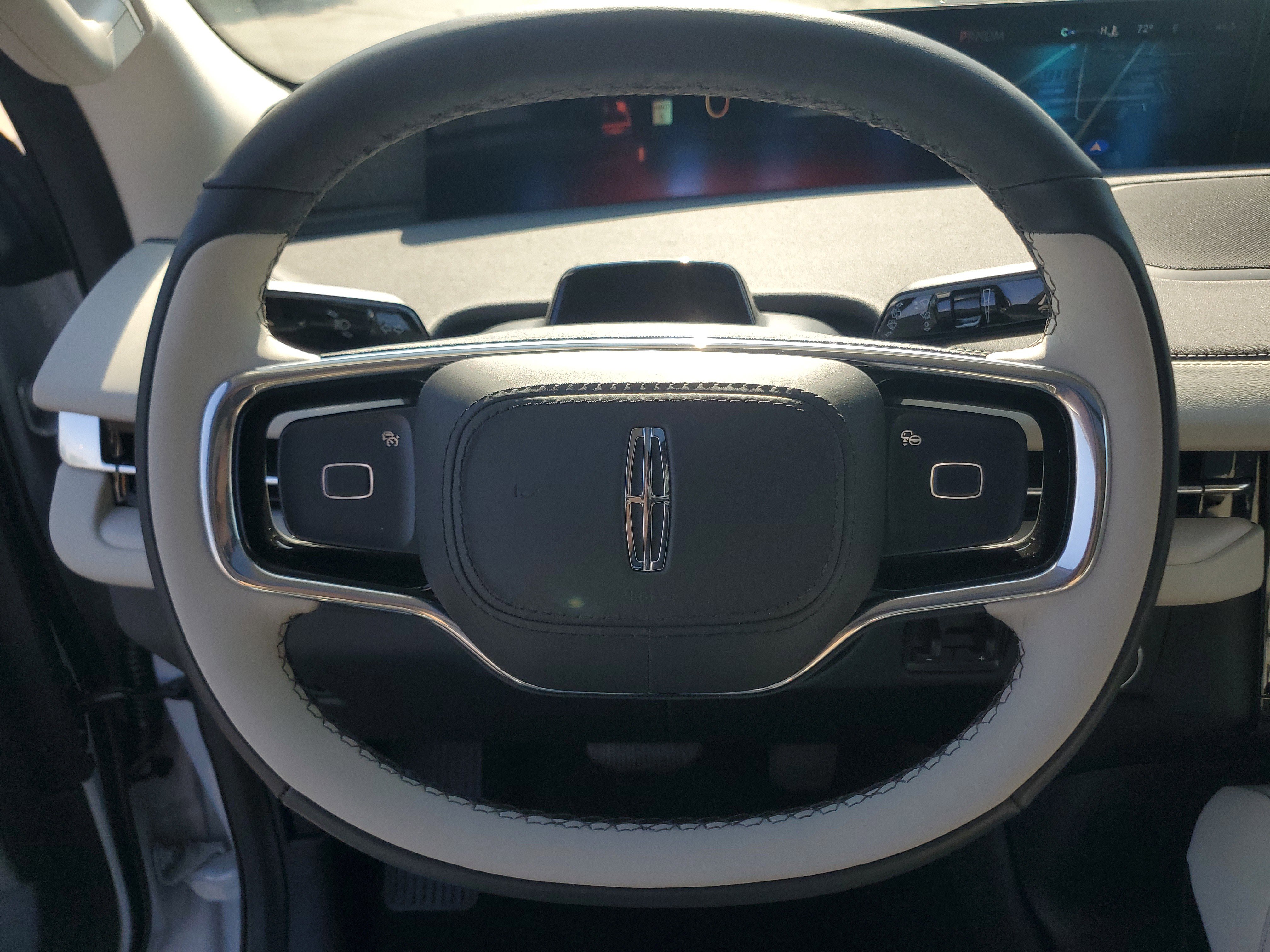 New 2026 Lincoln Navigator Reserve AWD/4WD image 16
