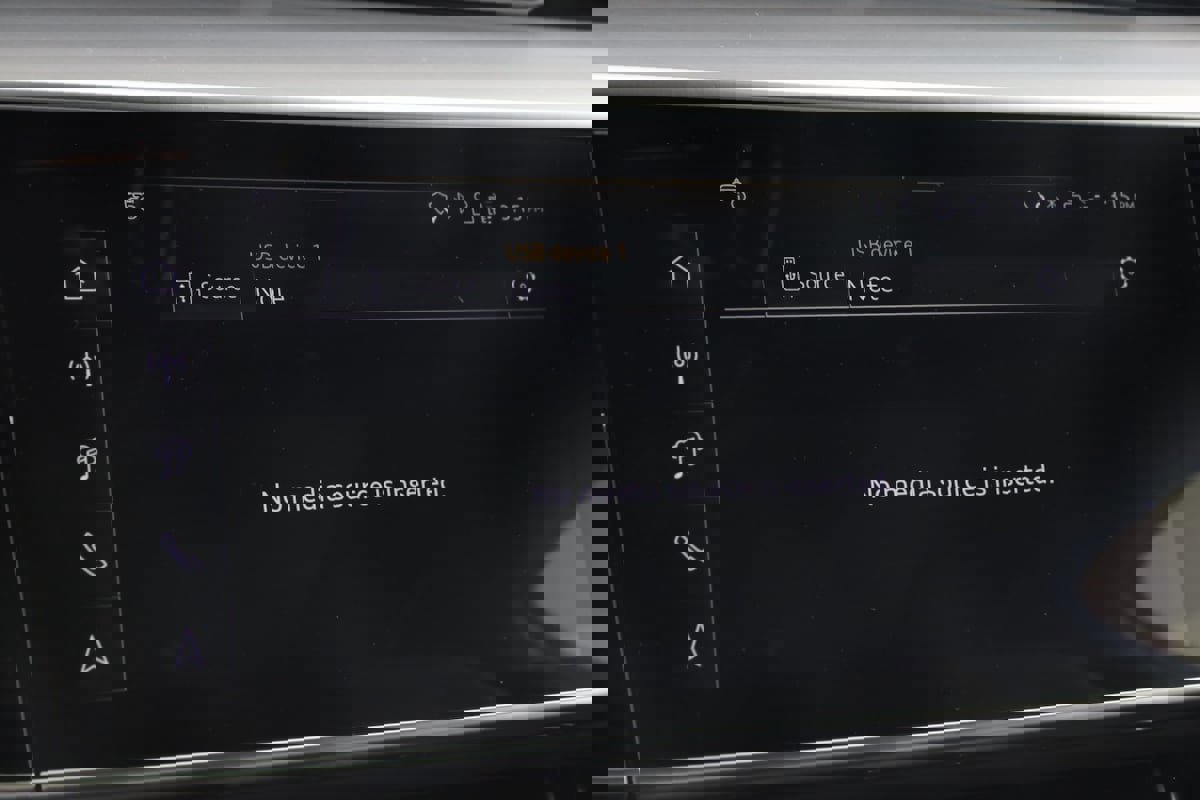 Used 2025 Audi S8 image 59