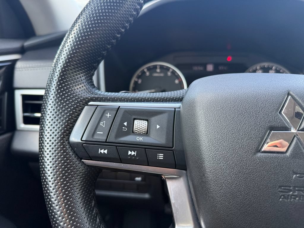 Used 2024 Mitsubishi Outlander SE FWD image 22