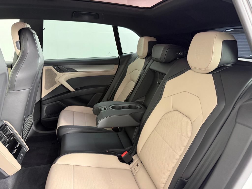 New 2026 Porsche Cayenne Electric AWD/4WD image 17