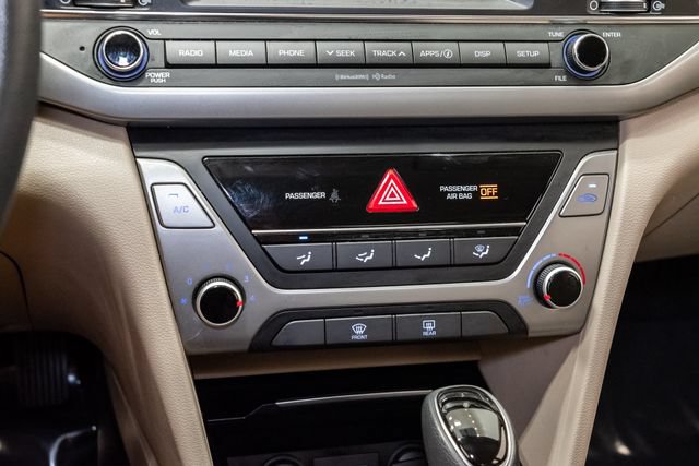 Used 2017 Hyundai Elantra SE FWD image 17