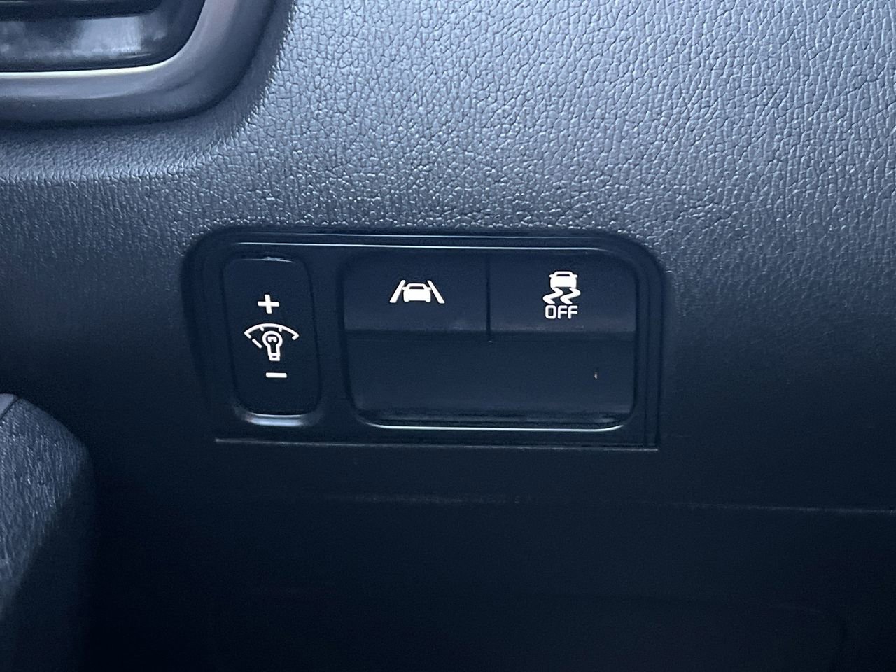 Used 2022 Kia Sorento S w/ Panoramic Sunroof Package image 18