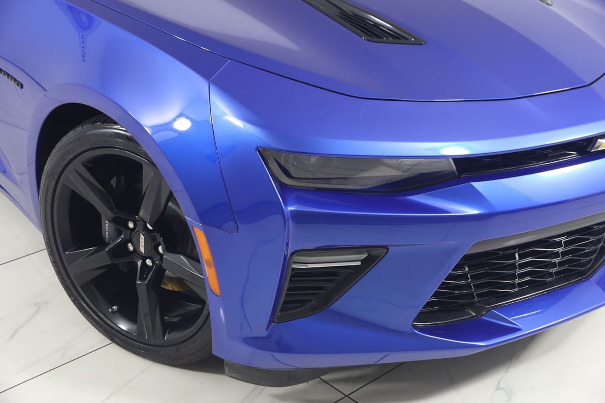 Used 2018 Chevrolet Camaro SS RWD image 21