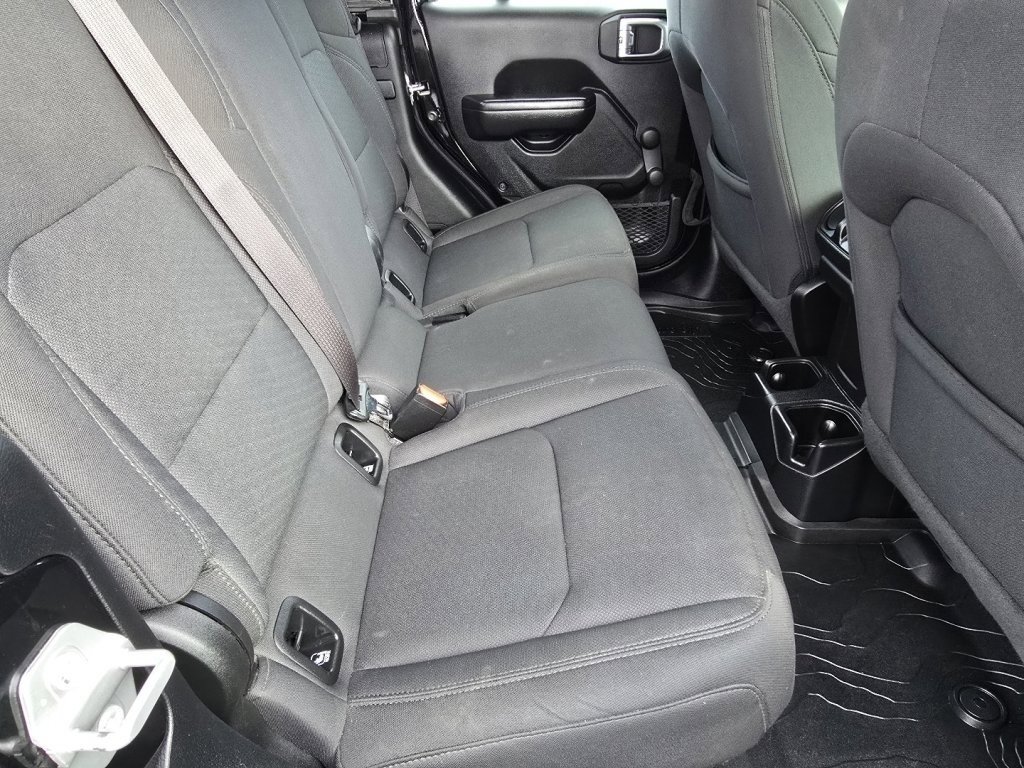 Used 2020 Jeep Gladiator Sport image 16