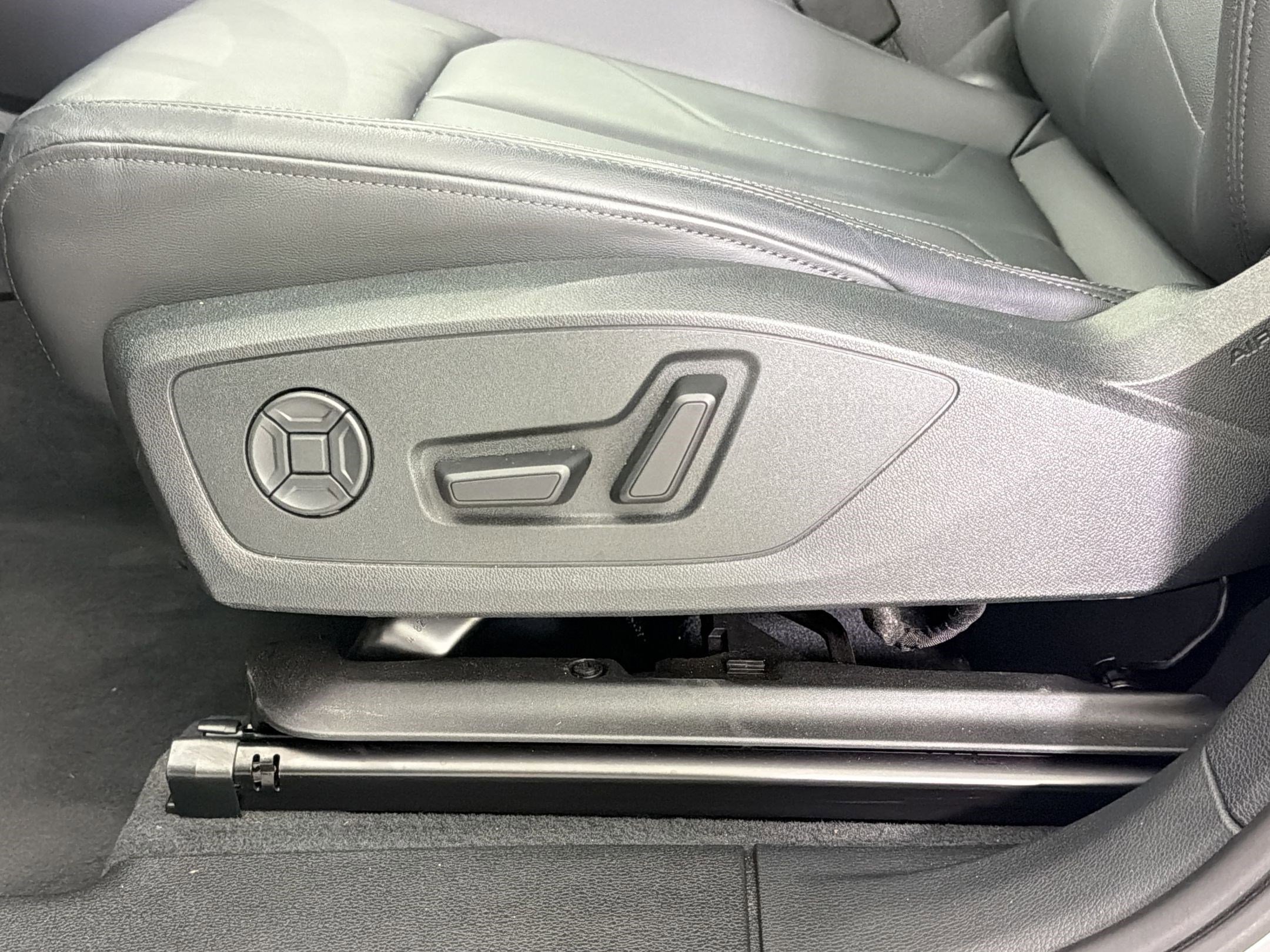 Certified 2025 Audi Q3 2.0T Premium w/ Convenience Package image 14