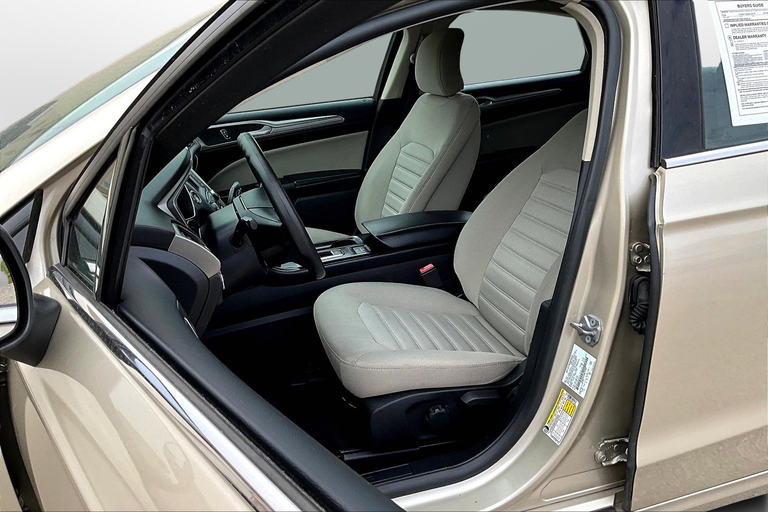 Used 2018 Ford Fusion S image 16