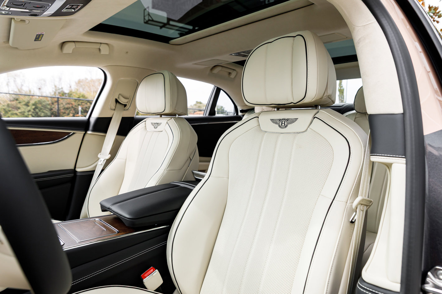 New 2026 Bentley Flying Spur Plug-In Hybrid image 28