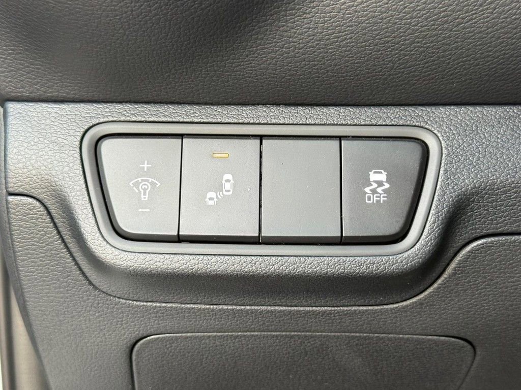 Used 2024 Kia Forte GT-Line image 22