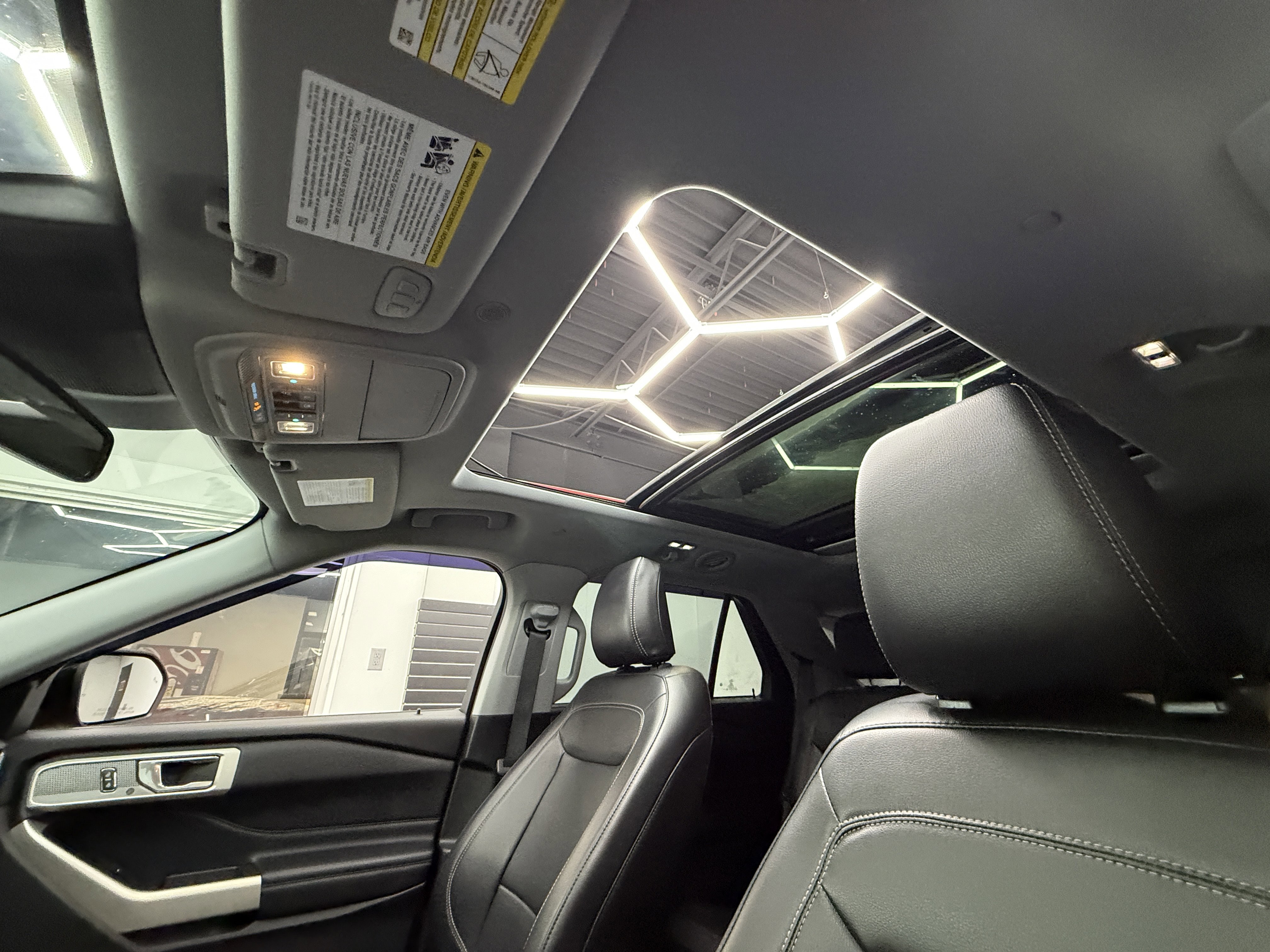 Used 2021 Ford Explorer Limited image 14