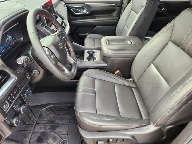 Used 2024 Chevrolet Suburban RST w/ Luxury Package RWD image 13