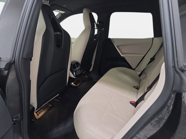 Certified 2026 BMW iX xDrive45 AWD/4WD image 10