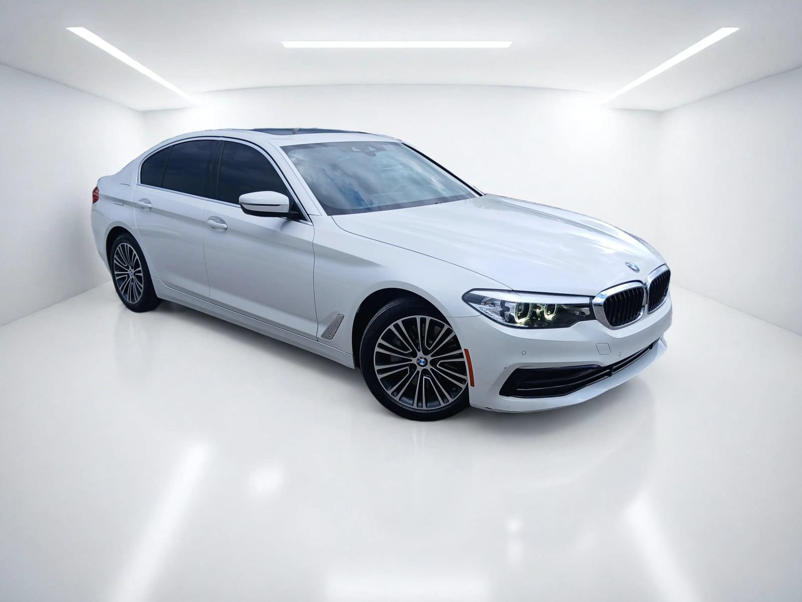 Used 2019 BMW 530i RWD image 1
