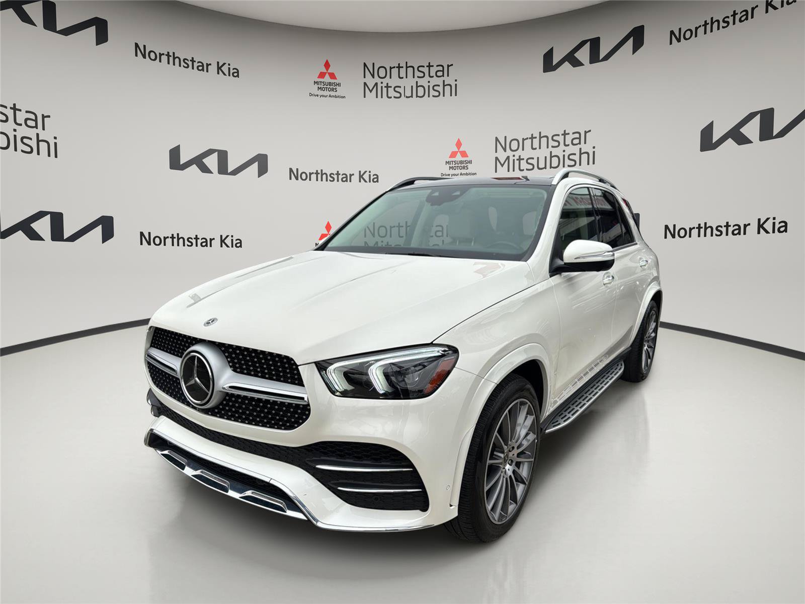 Used 2023 Mercedes-Benz GLE 450 4MATIC w/ AMG Line Exterior image 9