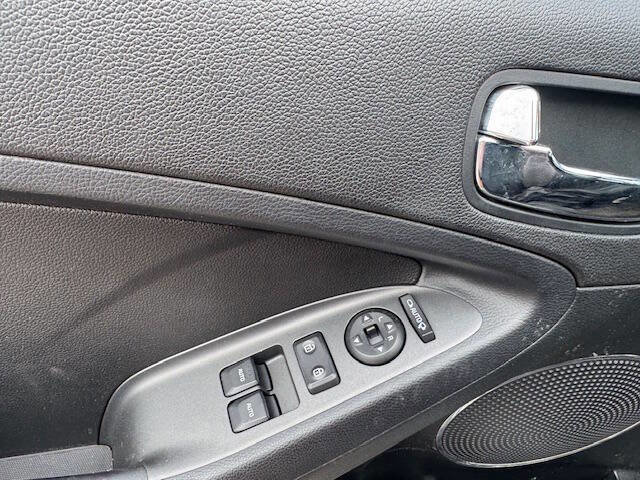 Used 2014 Kia Forte Koup SX w/ SX Premium Package FWD image 27