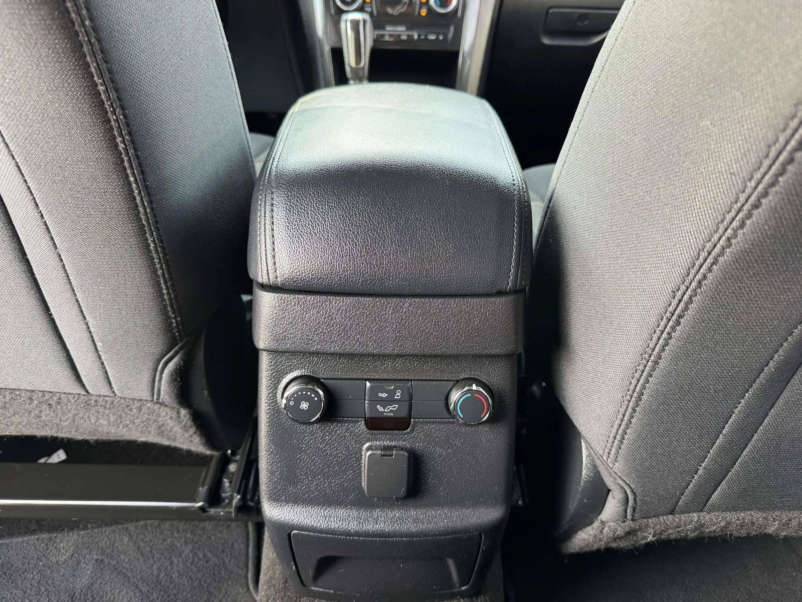 Used 2017 Ford Explorer XLT FWD image 31