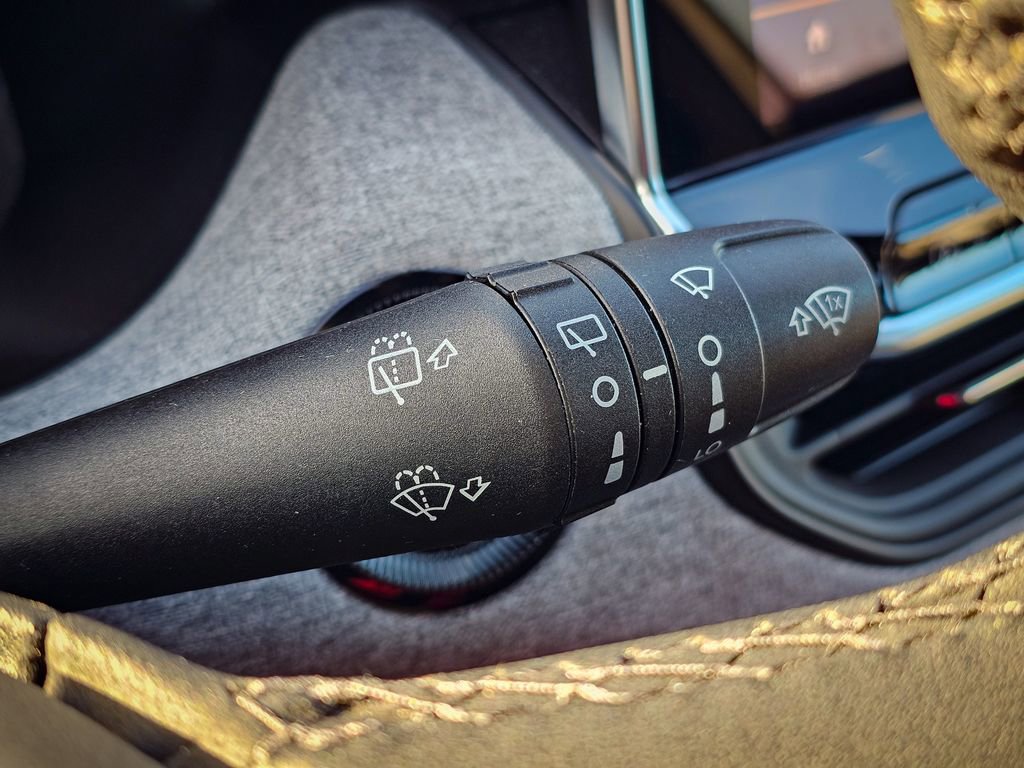 Used 2024 Jeep Compass Latitude image 16