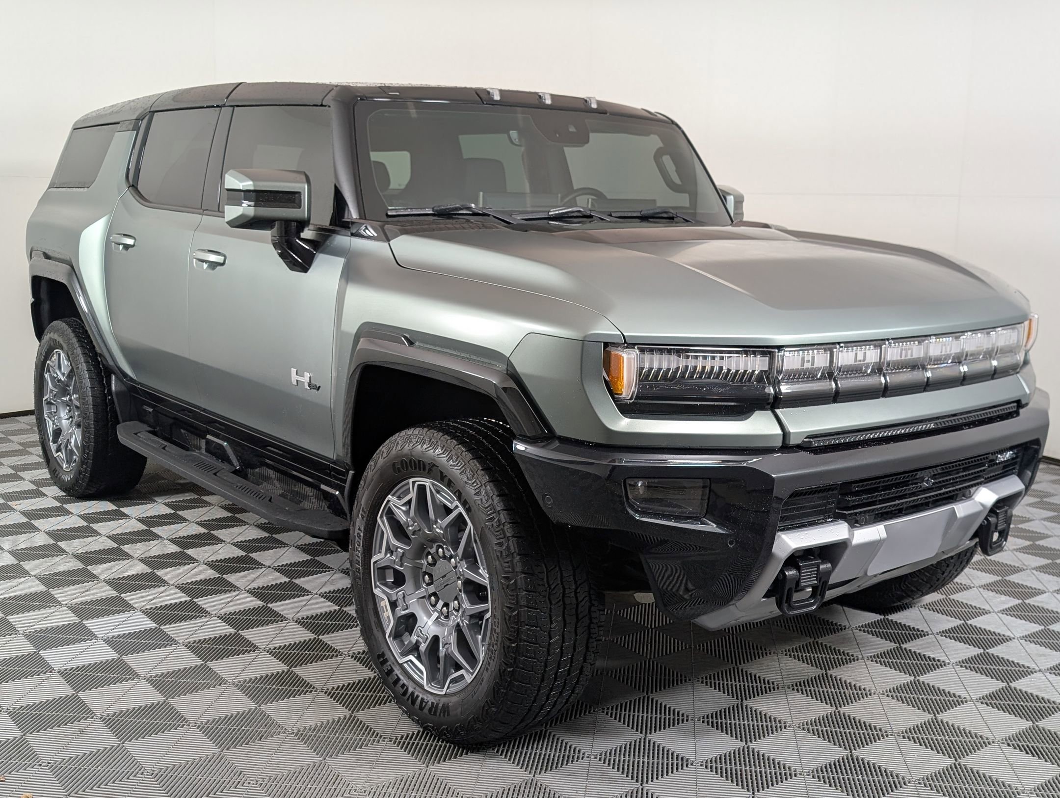 Used 2024 GMC Hummer EV 3X image 8