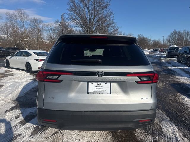 Used 2025 Toyota Grand Highlander AWD image 4