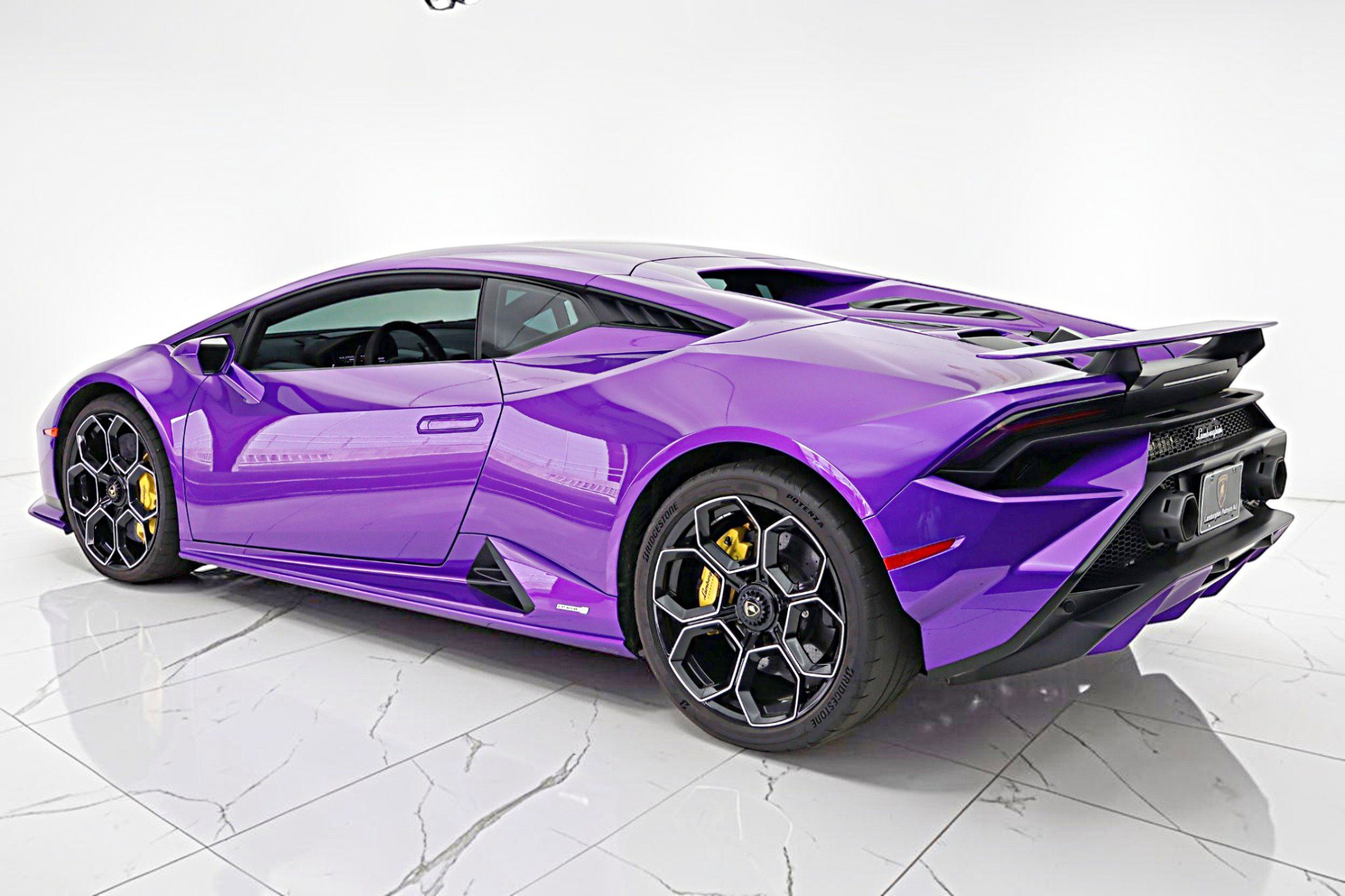 Used 2024 Lamborghini Huracan Tecnica RWD image 7