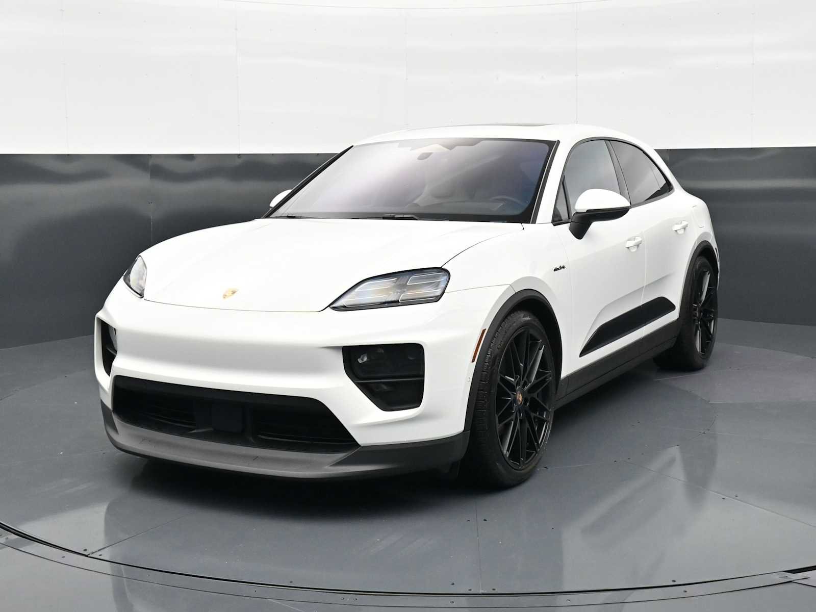 New 2025 Porsche Macan 4 Electric AWD/4WD video 1