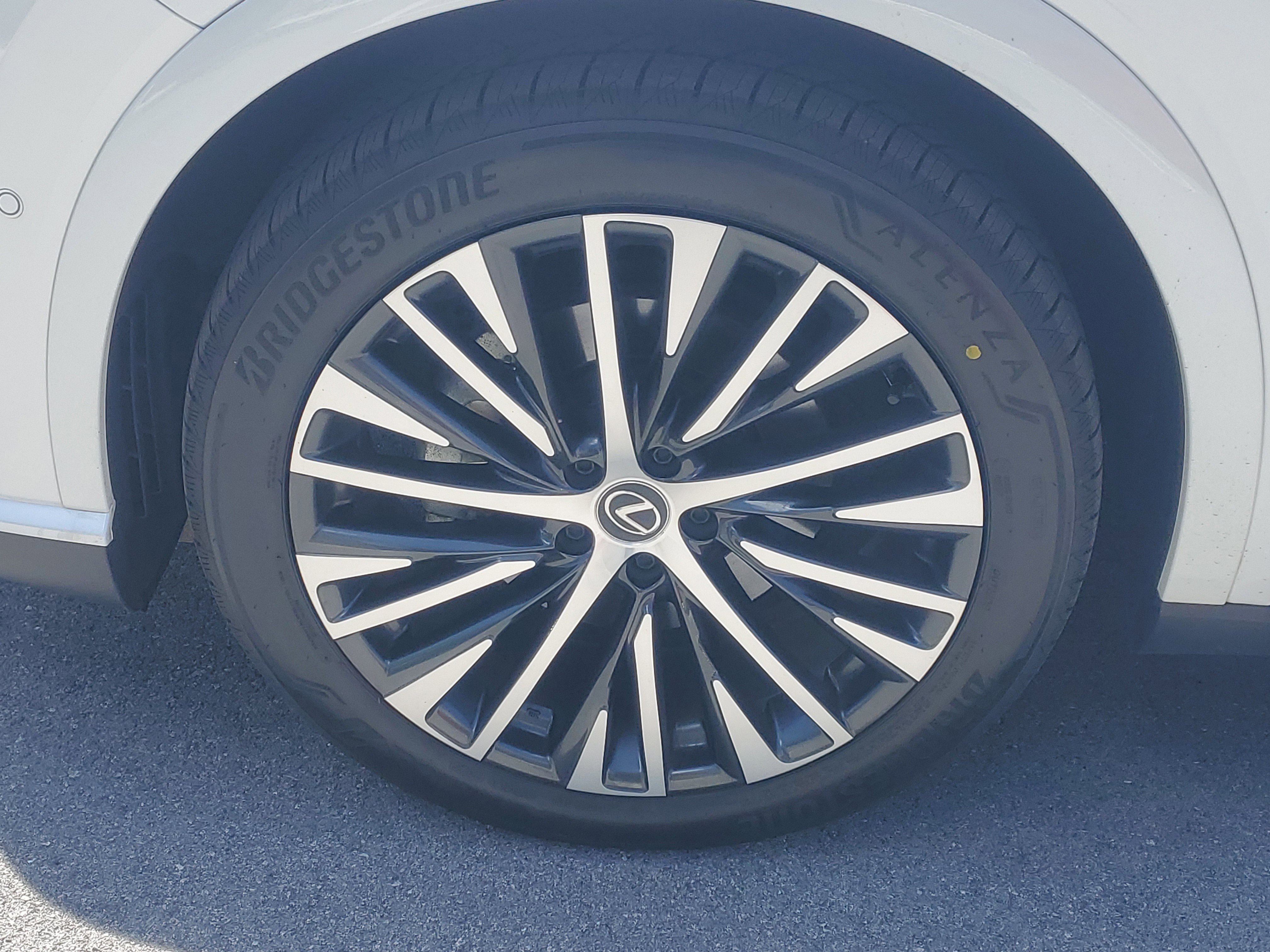 Used 2023 Lexus RX 350 Premium Plus w/ Cold Area Package image 4