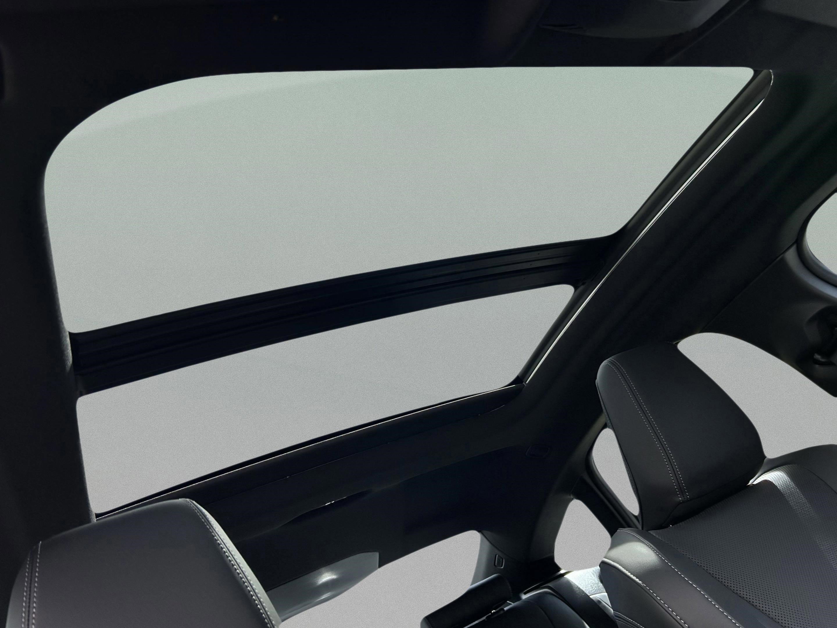 Used 2025 BMW M235i xDrive w/ Premium Package image 37