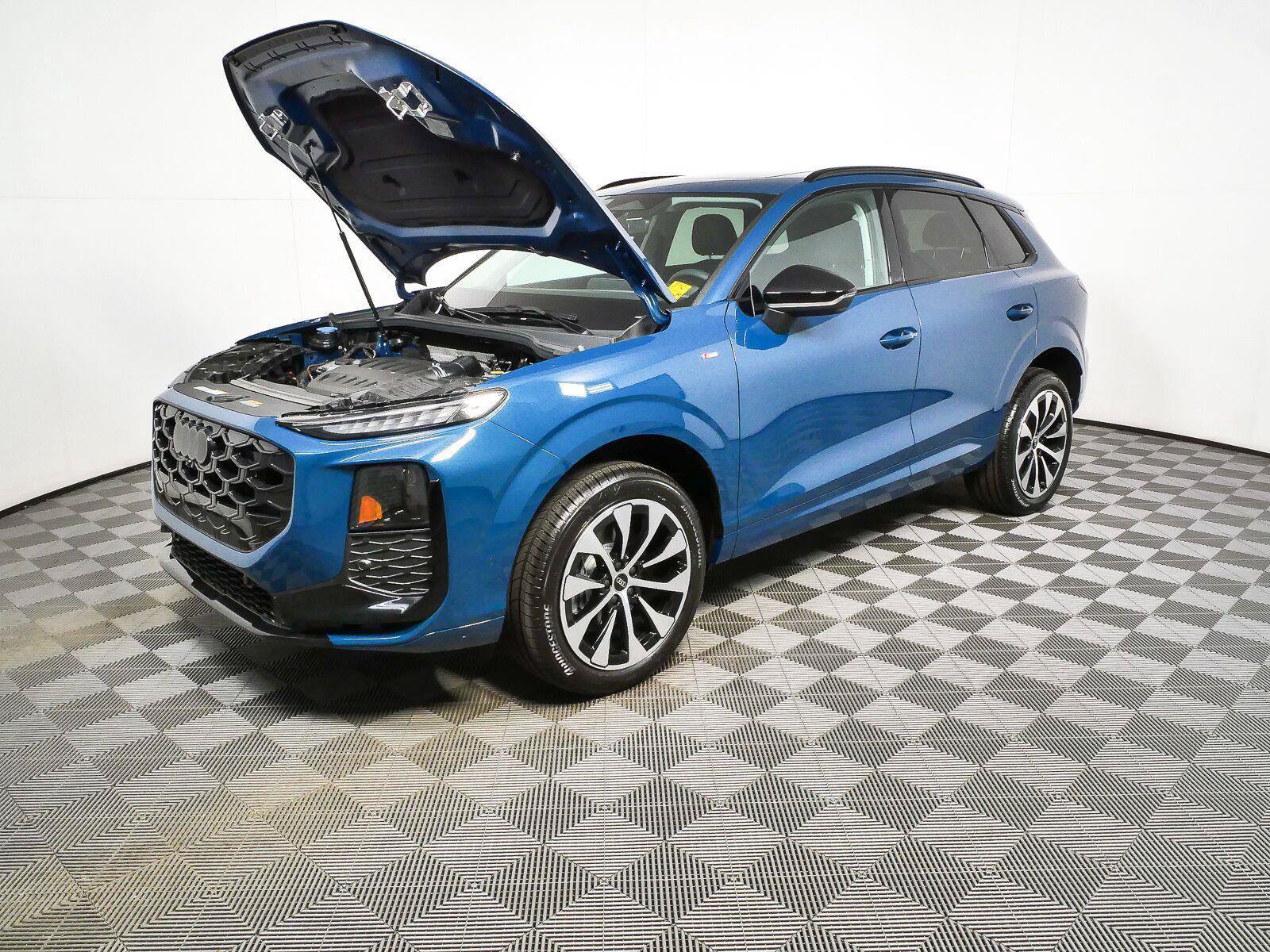 New 2026 Audi Q3 quattro 2.0T AWD/4WD image 10