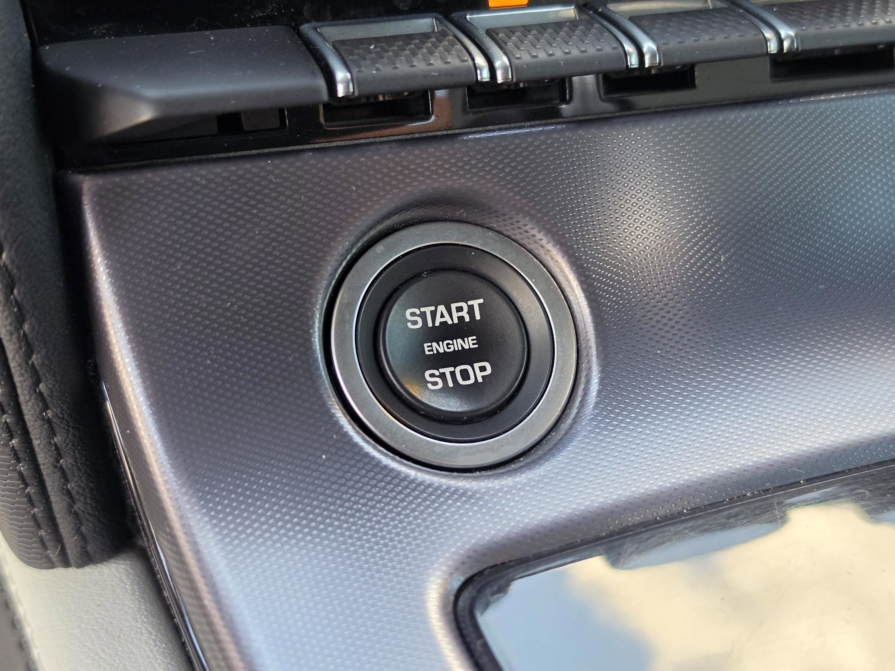 Used 2018 Jaguar F-TYPE Convertible image 33