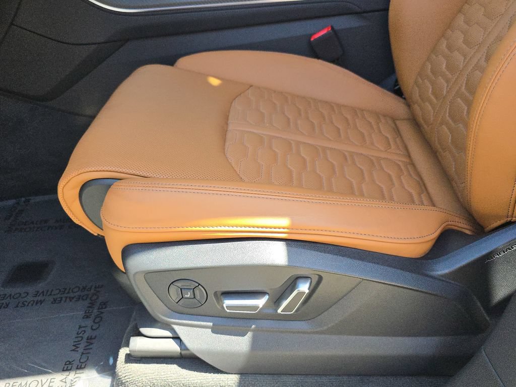 Certified 2024 Audi RS Q8 AWD/4WD image 17