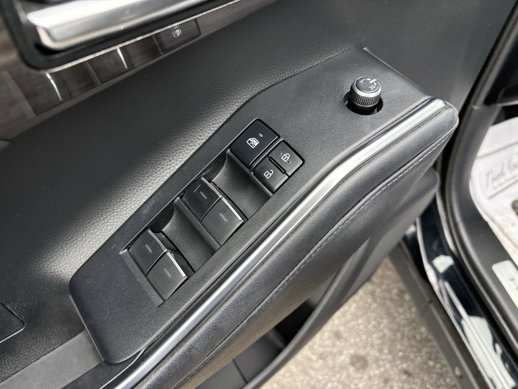 Used 2020 Toyota Highlander Limited image 23