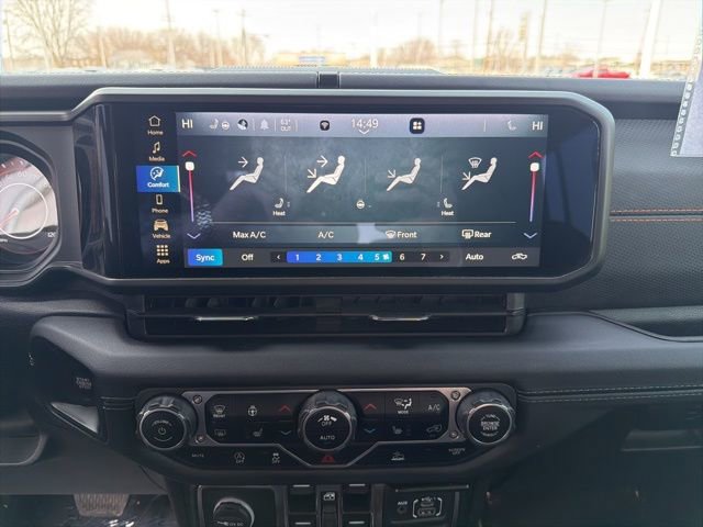 Used 2024 Jeep Gladiator Mojave w/ Convenience Group image 25