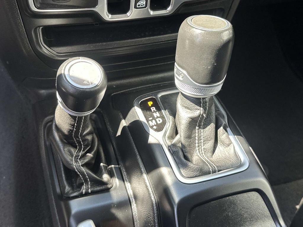 Used 2022 Jeep Gladiator Overland w/ Popular Equipment Package AWD/4WD image 21