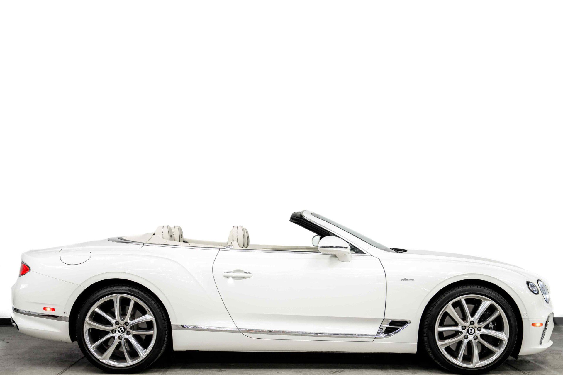 Used 2023 Bentley Continental GT Azure image 2