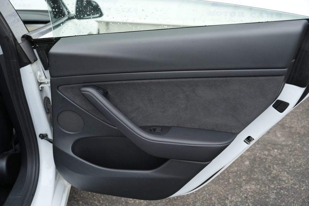 Used 2021 Tesla Model 3 Standard Range Plus image 40