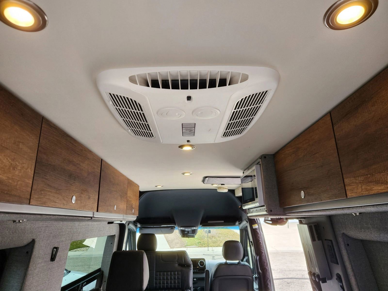 Used 2023 Mercedes-Benz Sprinter 2500 image 30