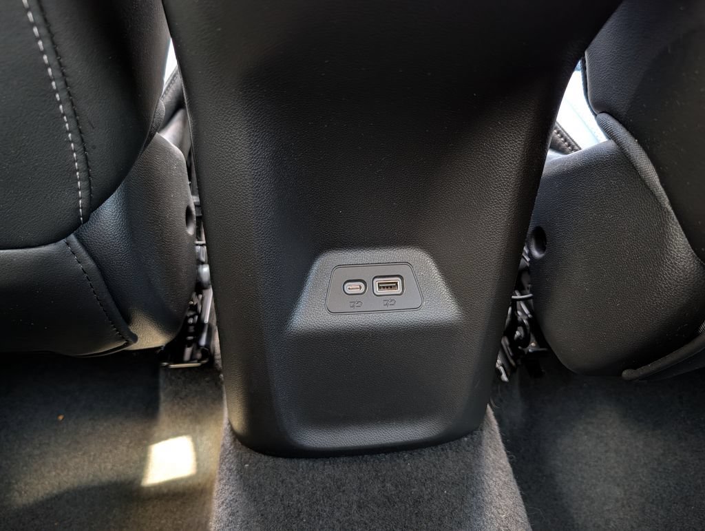 Used 2021 Buick Envision Essence AWD/4WD image 18