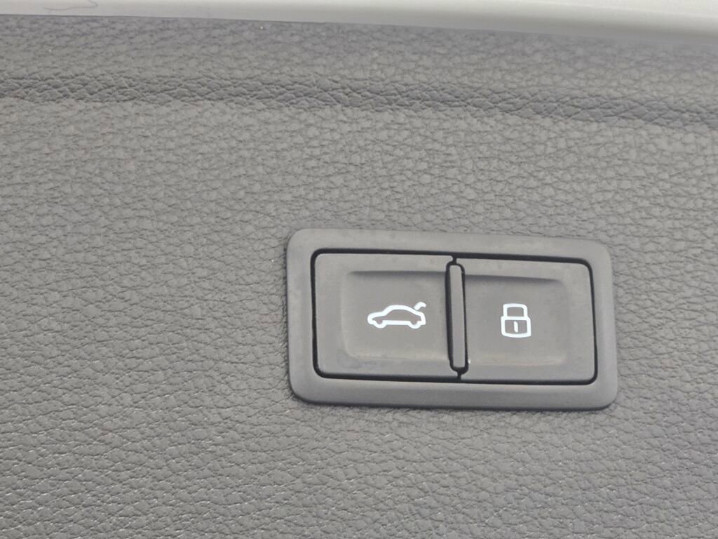 Used 2022 Audi Q5 2.0T Premium w/ Convenience Package image 24