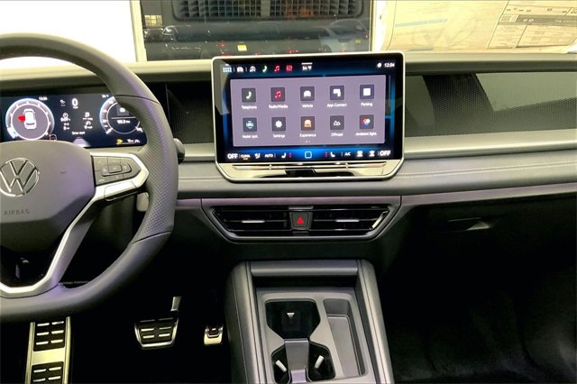 New 2026 Volkswagen Tiguan SE R-Line image 8