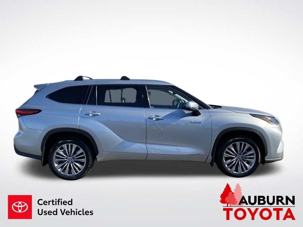Certified 2021 Toyota Highlander Platinum AWD/4WD image 9