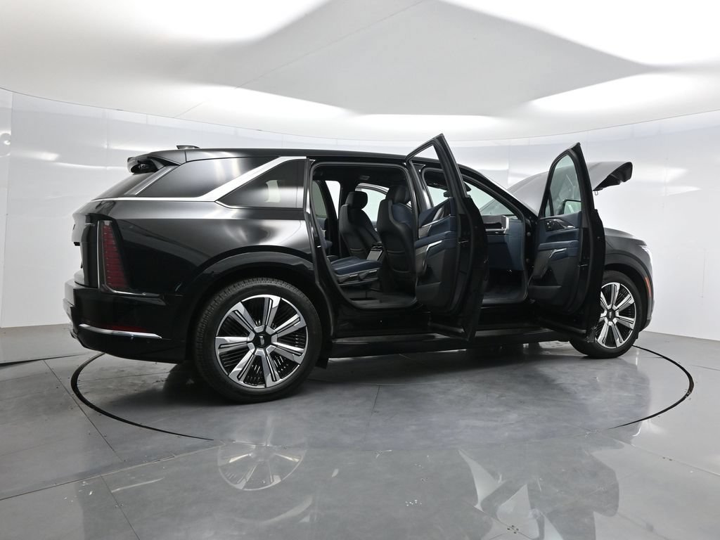 Used 2025 Cadillac Escalade IQ Luxury 2 w/ LPO, Premium Carpet Package AWD/4WD image 4