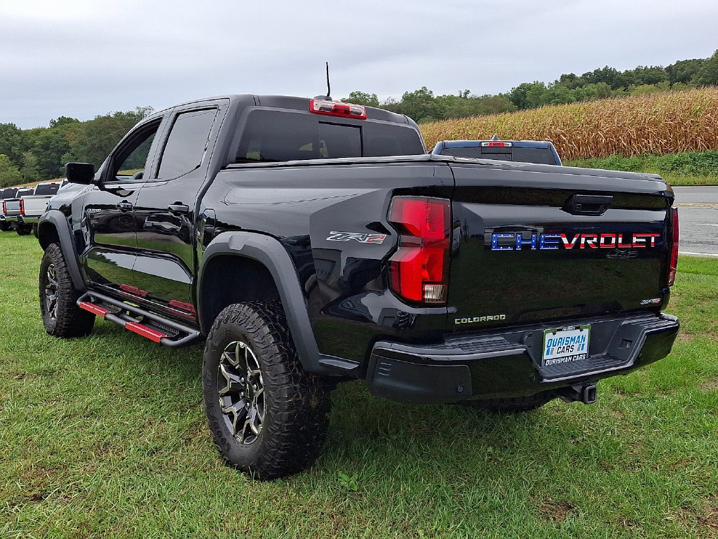 Used 2024 Chevrolet Colorado ZR2 w/ Technology Package AWD/4WD image 4