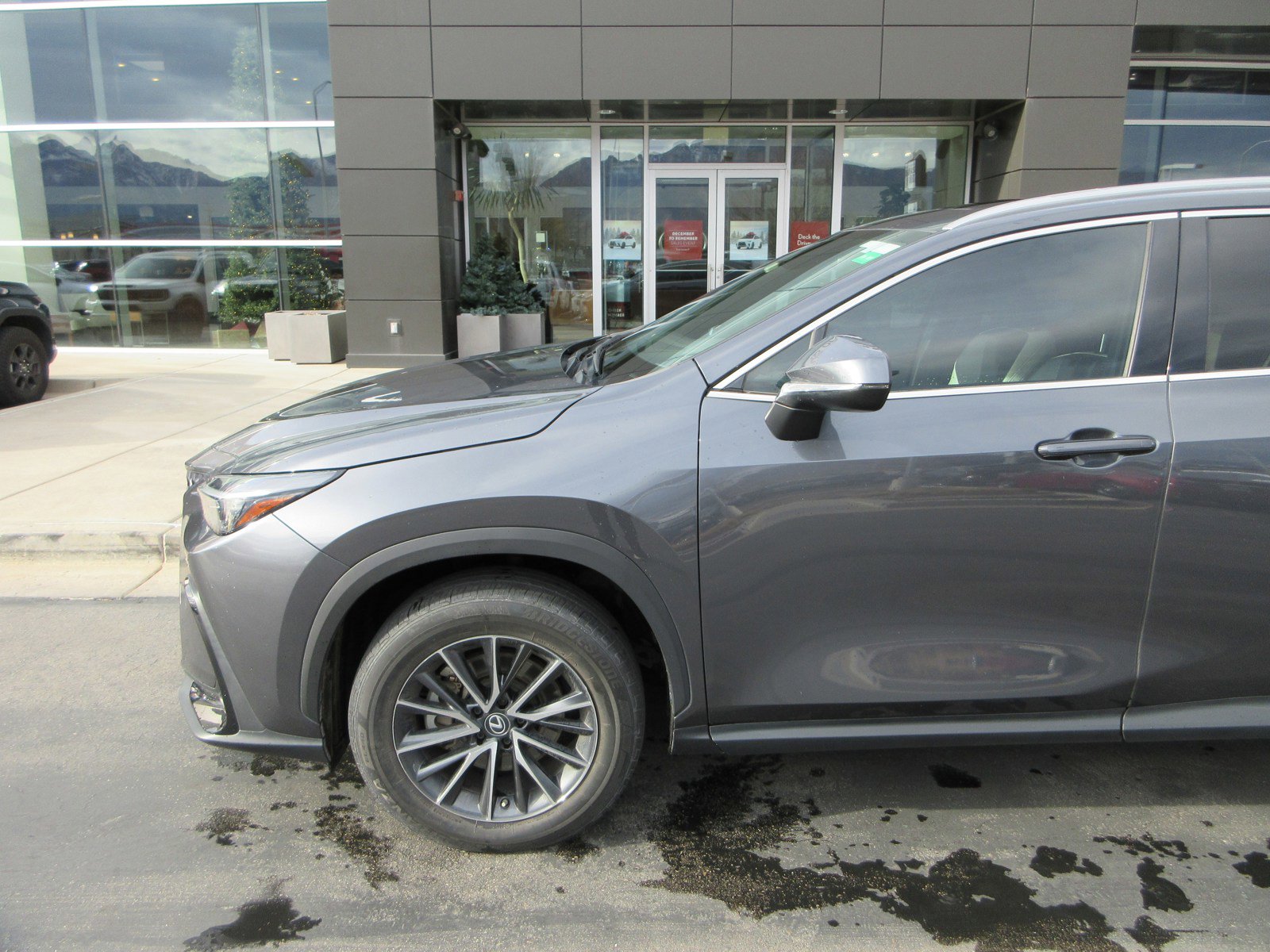 Used 2023 Lexus NX 250 FWD w/ Premium Package image 2
