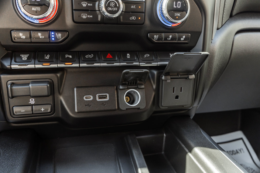 Used 2023 GMC Sierra 3500 Denali AWD/4WD image 24